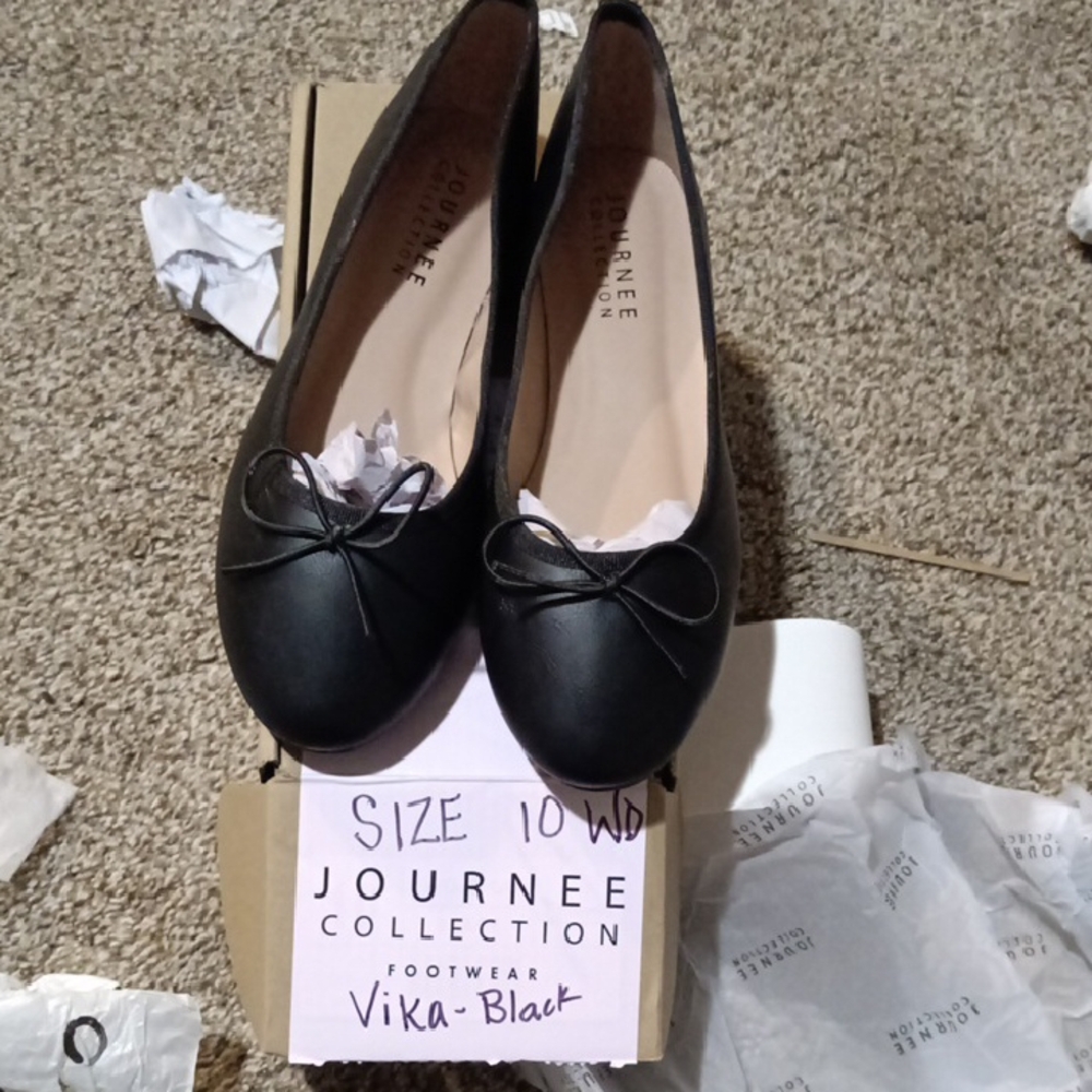 Journee Collection Black Classic Ballet Flats